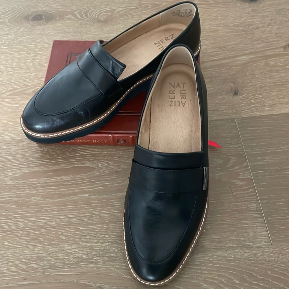Naturalizer Adiline Black Leather Loafer size 10. EU 41 - Picture 1 of 4